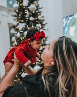 Douglas Lima Instagram - Merry Christmas from my family to yours!😃🎄
I hope your day is full of joy and happiness in this beautiful day that we celebrate the birth of our King ❤️ 
Jesus is the Reason for the Season