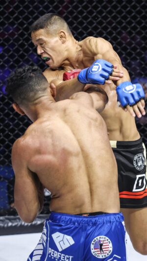 Douglas Lima Instagram - Happy New Year!!! 🎆 
2024 we’re coming!!!!