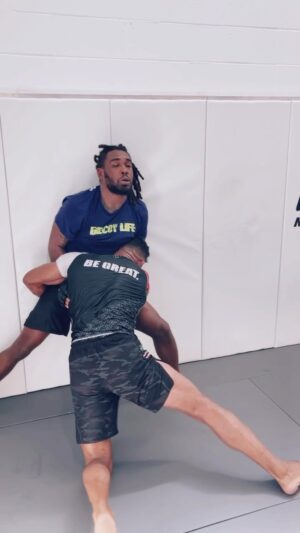 Douglas Lima Instagram - Got crushed 90% of the practice, but I’m posting the 10% I did ok 🥴 thanks team!!