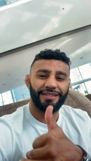 Douglas Lima Instagram - Fight week has BEGUN 🤩

Fri. Jan 19 | Mubadala Arena | Tickets 🎟️ link in bio

#ADXC2 #JiuJitsu #Grappling #abudhabi
