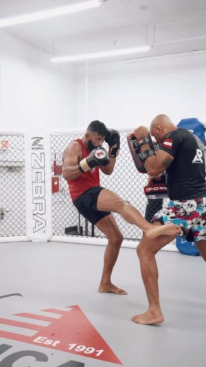 Douglas Lima Instagram - Extra work with @jucao21 #postsparring

@perfectsports 👊🏽