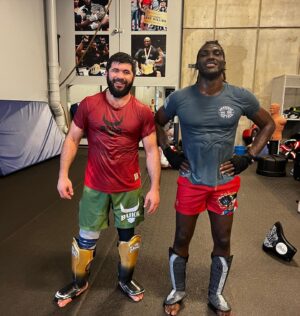 Dovletdzhan Yagshimuradov Instagram - Вот и закончился наша подготовка к следующему бою спасибо всем кто помогал мне в этом лагере  @americantopteam @stevemocco @artem_levin @mikebrownmma @andersonfrancamt  @dyah_ali 🙏✊🤝