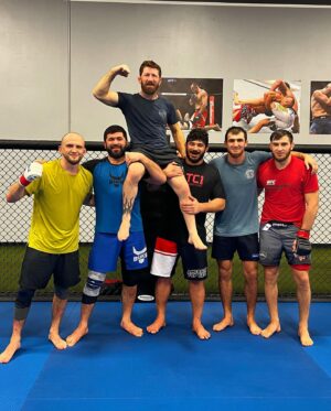 Dovletdzhan Yagshimuradov Instagram - Вот и закончился наша подготовка к следующему бою спасибо всем кто помогал мне в этом лагере  @americantopteam @stevemocco @artem_levin @mikebrownmma @andersonfrancamt  @dyah_ali 🙏✊🤝