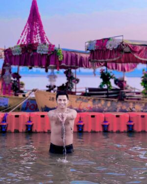 Dr. Sandesh Lamsal Instagram - “Immersing in purity at Naya Ghat, Ayodhya – A timeless haven for spiritual seekers, where spirituality meets the flowing Ganges.” - Dr. Sandesh Lamsal
.
.
.
In Frame: @sandesh.1994 
.
.
#DrSandeshLamsal #NepaleseDoctor #NepaliDoctor #foryoupage #Hindu #Hinduism #sanatandharma #sanatani #sanatanihindu #Nepaleseinternetcelebrity #explorepage #NayaGhat #Ayodhya #GangaIsnan #SacredPilgrimage #SpiritualAwakening #sanatanipower #RamMandir