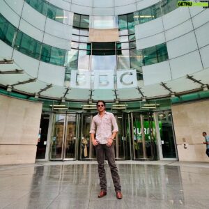 Drake Milligan Instagram - Touched down in London this morning and headed straight to @bbcradio2. Thanks for having me, @whisperingbob! See you guys tomorrow night for our first of THREE SOLD OUT SHOWS at Islington Assembly Hall! ⚡️