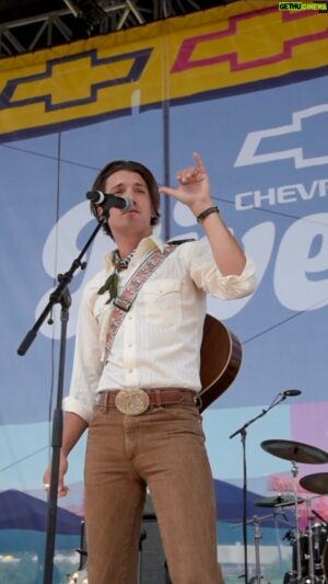 Drake Milligan Instagram - Not a cloud in the sky…a damn good problem to have, @CMA Fest. #IGotAProblem