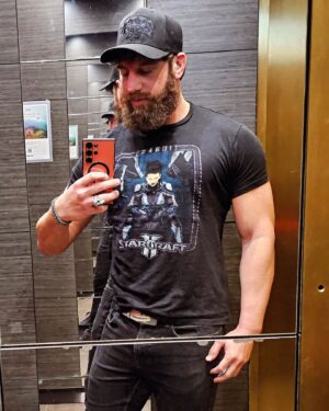 Drew Gulak Instagram - But when there's two, the blade grows heavy.
🥶
