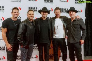 Drew Lachey Instagram - Reminiscing and thinking back to our first ever CCMA’s! Had such a great time joining our favorite Canadian country boy on stage 🤠
