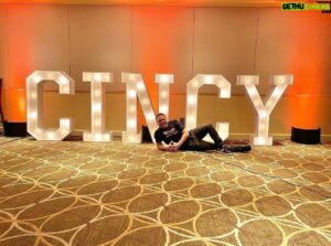 Drew Lachey Instagram - It’s #FlashbackFriday and I can’t help but share this shot from last year as we all get excited for Sunday’s game! Let’s hear a WHO DEY! 🐅