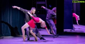 Drew Lachey Instagram - Only two more weekends left at Cincinnati Playhouse! I’m loving every second with this amazing cast and crew. 🎩