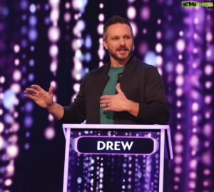 Drew Lachey Instagram - Who’s tuning in tonight?! 😳

Get ready for an epic boy band showdown as @howie_dorough and I battle it out on Celebrity #NameThatTune! TONIGHT at 8/7c on Fox 🎶 @realityclubfox