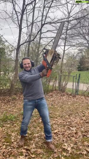 Drew Lachey Instagram - Happy First Day of Spring!! 

Spring means a whole world of outside #DrewItYourself projects are about to become possible again! What outdoor project do you want to start first?