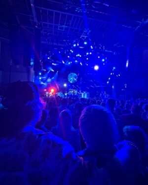 Drew Powell Instagram - Turns out the movie producer and his band were good. Very, very, good! 😂 Thanks for a great night @davematthewsband! What a trip down memory lane! @ruoffmusicenter #DMB #DeerCreek @atorecords @ordinaryangelsmovie