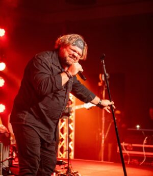 Drew Powell Instagram - Big thanks to @catgotyourmedia for sending me these great shots that show the emotional roller coaster of sangin the blues with a kick ass band! 😂👍🙏