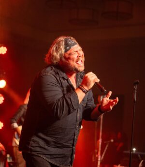 Drew Powell Instagram - Big thanks to @catgotyourmedia for sending me these great shots that show the emotional roller coaster of sangin the blues with a kick ass band! 😂👍🙏
