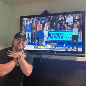Drew Powell Instagram - YESSSSSSS!!! @pacers @reggiemillertnt @pacerssportsent #pacers #nbaplayoffs @nba @nbaonespn
