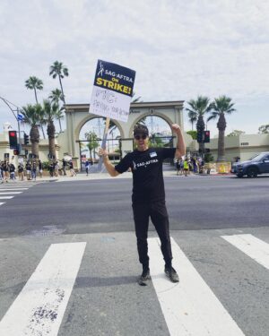Drew Seeley Instagram - #sagaftrastrong #sagaftrastrike 🪧WGA & SAG-AFTRA showing up to make change HAPPEN! Keep the energy ⬆️🤟🙌