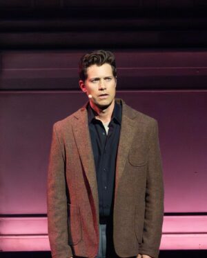 Drew Seeley Instagram - Come see why I look so confused all the time! #loveactuallylive TIX LINK IN BIO☝️🎄

@ftrlive, @thewallis, @loveactually #ftrlive, #thewallisbh