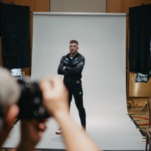 Dricus Du Plessis Instagram - Media day done!

Felt my title on my shoulder for the first time and I get to represent and walkout with my 🇿🇦 flag, thank you @ufc #proudlysouthafrican🇿🇦 #andnew #preparetobeamazed