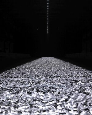 Dries Van Noten Instagram - MEN SPRING SUMMER 2025

THERE IS NO BEGINNING, NO END

#DriesVanNoten #DVNSS25 #PFW