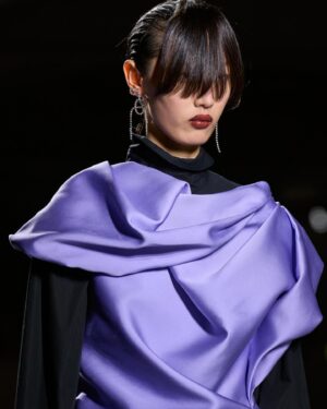 Dries Van Noten Instagram - WOMEN AUTUMN WINTER 2024

The comfort of contradiction.

Composed layers, seemingly spontaneous and deliberated create a precious and pragmatic, cushiony effect.

#DriesVanNoten #DVNAW24 #PFW