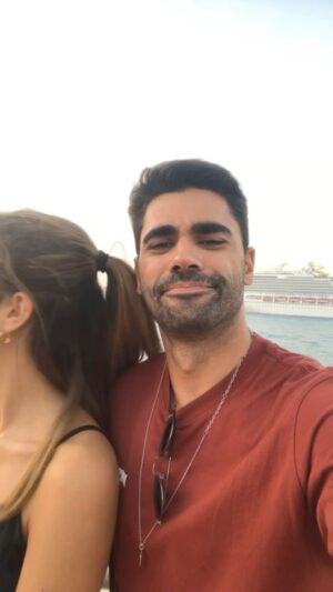 Duarte Gomes Instagram - Hoje é o dia da minha sócia.
Uma mulher linda em todos os sentidos.
Ainda bem que abri aquela caixinha naquele barco no meio do atlântico. 
Parabéns meu amor.