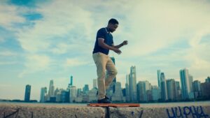 Dulé Hill Instagram - Get ready to be inspired by the incredible artists you’ll meet along The Express Way. 🤩 Watch @dulehill roll up his sleeves to dance, sing, paint, and perform, all while exploring the transformative power of self-expression in his new series, #ExpressWayPBS, premiering tomorrow at 9/8c! 🎨💃🎻 

@grantavenue_follies @mariachiarcoiris @shaheem @larryandjoe @joe.troop.music @larrybellorinoficial @caramiatheatre @yellowdogartbar @rainflowa @andremuir @joeypurps @basselmusic @amythystkiah  @theartivistvsw @redclaydance