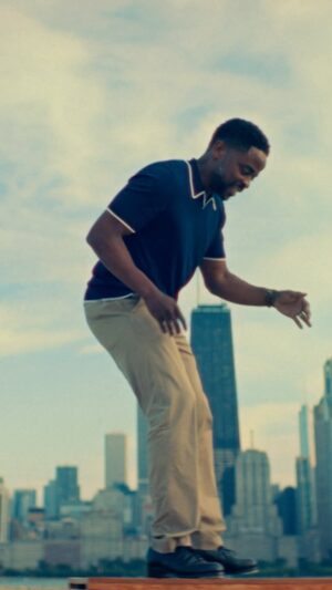 Dulé Hill Instagram - Chicago is a city known for its rich history and culture. But for some, it’s been marred by crime and violence. In the season finale of #ExpressWayPBS, @dulehill meets the city’s talented artists to explore why art and activism are often synonymous in the Midwest. Watch it tonight at 9/8c!

@andremuir @joeypurps @basselmusic @theartivistvsw @redclaydance