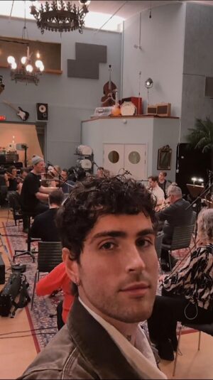 Duncan Laurence Instagram - The old Duncan is back. You know, the one who loved big emotional heartbreaking choruses with A LOT of strings ✨✨✨ Hi 2024. Let the teasing begin.