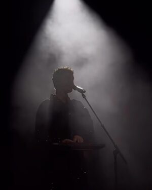 Duncan Laurence Instagram - I just arrived in Antwerp. I’m getting ready for my show tomorrow at @deromavzw. This tour has been incredible so far. Thank you for the love I feel every single night. I will cherish these moments forever. If you want to be there tomorrow, some tickets are still available. Just click the link in my bio, and hopefully, I will see you tomorrow ❤️
📸 @avelingsproducties