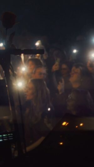 Duncan Laurence Instagram - Can we please rewind? Miss you all💙 #skyboy #tour what’s your fav memory of the tour?

🎥 @jason.soares.aguiar