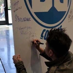 Dustin Nguyen Instagram - the only thing I can draw under 15 seconds, you've seen it a thousand times and probably have one of I've ever sketched for you. thank you Jodi Tong for everything today!

and I love drawing it, so always ask for Damian

#lilgotham