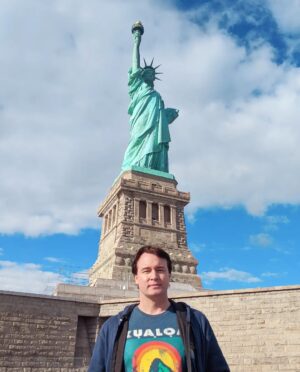 Dwayne Cameron Instagram - Born in New Zealand 🇳🇿 Reborn in Africa 🌍 Made in America 🇺🇸

#statueofliberty #madeinamerica