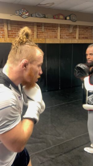 Dylan Budka Instagram - Learning from the Soul of the city 🤝🏼

@soulcityboxing / @demolition_fight_team