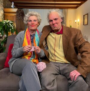 Dylan Haegens Instagram - Vier uur in de visagie zitten, maar wat was het ‘t waard. Voor onze nieuwe TOP 10 zijn we omgetoverd tot opa en oma. Check ‘m nu op YouTube. 👵👴