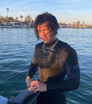 Dylan Jordan Instagram - how was your day? replying to all comments on this post🖤