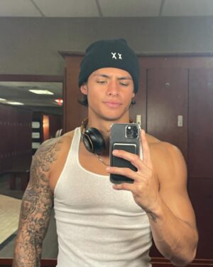 Dylan Jordan Instagram - swipe right for surprise
