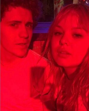 Dylan Llewellyn Instagram - Throwback to @edfringe with @nicolacoughlan #ladiesinred
