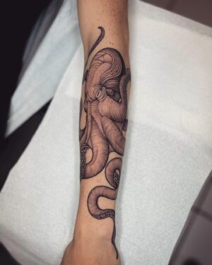 Dylan Riley Snyder Instagram - @tee.tattoo