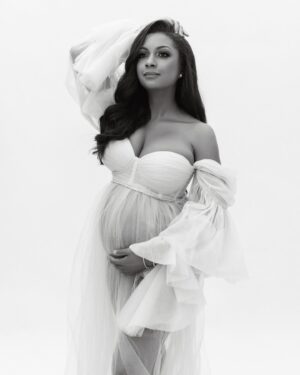 Eboni K. Williams Instagram - Thank you God…

Abundantly blessed and so excited to welcome my daughter to this world 🙏🏾💕

HE will give you the desires of your heart. 
Psalm 37:4 

Photographer @lolamelani 
Hair/Make-up @esco_art_and_co 

#pregnancy #motherhood #smbc #ivf #solomom #Blackmaternalhealth