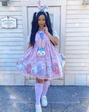 Ebony Bowens Instagram - Stella Lou coord at Tokyo DisneySea 💜 I haven’t been since 2019 so it was nice to see new and different things as well as things I loved before 🤍

#eglcommunity #kawaiifashion #angelicpretty #tokyodisneysea #stellalou #blacklolita