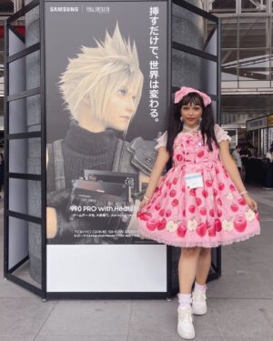 Ebony Bowens Instagram - Cloud ily 🥹☁️🤍 @finalfantasyvii 

#kawaiifashion #lolitafashionstyle #eglcommunity #blacklolita #sweetlolitafashion #angelicpretty #tgs2023 #tokyogameshow2023 #ffvii #ff7