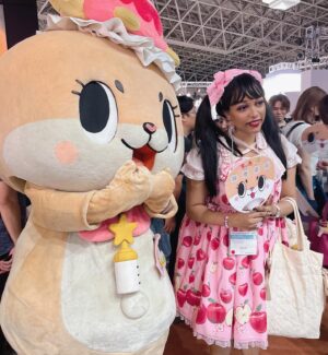Ebony Bowens Instagram - The frilly girls did Tokyo Game Show today 🎀 Thanks for the super fun day! @samanthajeka @bububun @eevee 🩷 Still can’t believe we bumped into FFXIV’sGlobal Community Producer Toshio Murouchi casually chillin at the Square Enix area 🤍✨And Sonic waving us down for a pic as we walked by Sega booth like hello?? We should be waving you down you absolute icon?? 💙 And finally Chiitan was the best chaotic cutie 😂

#tokyogameshow #tokyogameshow2023 #tgs2023 #eglcommunity #angelicpretty #blacklolita #sweetlolitafashion #kawaiifashion