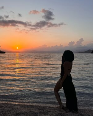 Ebru Akel Instagram - Sunset mi dediniz 🌅 benden sorulur!🧡