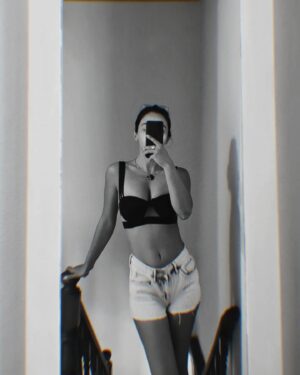 Ebru Aytemur Instagram - #selfiemirror 🌻
#tbt