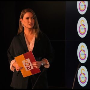 Ebru Gürsoy Instagram - Çağdaş Faktoring, Galatasaray Kadın Basketbol Takımımızın isim sponsoru oldu. İmza töreninden anlar… 
🎬 @fatmaergs  #işlergüçler #yayınlarçekimler