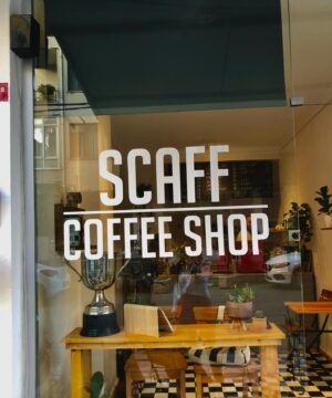 Ece Baliç Instagram - Ahhhhh en güzel kahveeeyi içmeye gelmişiiiim bugünnnn ♥️ 
@scaffcoffee 
@sercantublukkan 
#scaffcoffee