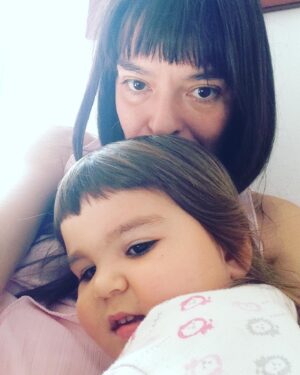 Ececan Gümeci Instagram - Yanında olamasak da teknolojinin gözünü seveyim Canım annem Anneler günün Anneler günümüz kutlu olsun İyi ki varsın İyi ki annemsin 💐🥰🥰