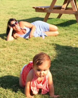 Ececan Gümeci Instagram - we love nature #happyfamily #lovetime #babystyle #streetstyle 🥰🤩🥰