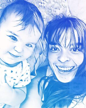 Ececan Gümeci Instagram - Bu sabahların bi anlamı olmalı Maya Kız büyüyor 🥰😇🥰 #happybaby #myfamily #lovetime